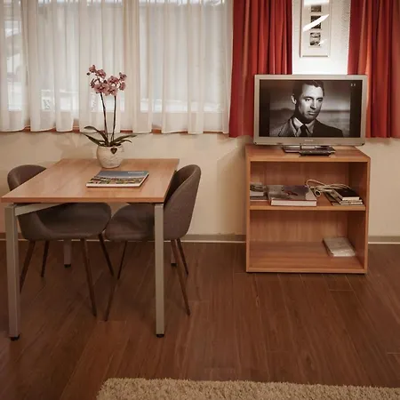 דירה Haus Mischabel צרמט