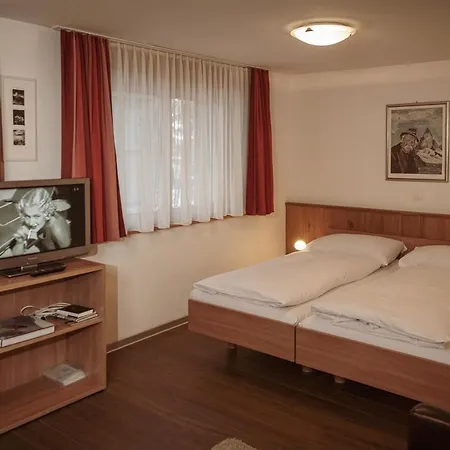 Haus Mischabel * צרמט