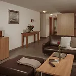Haus Mischabel Apartman *