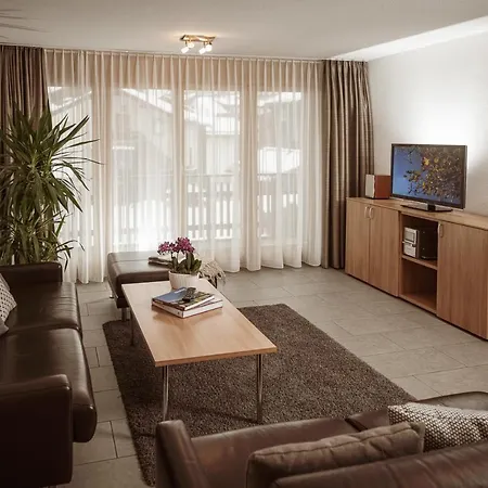 ハウス ミシャベル アパート